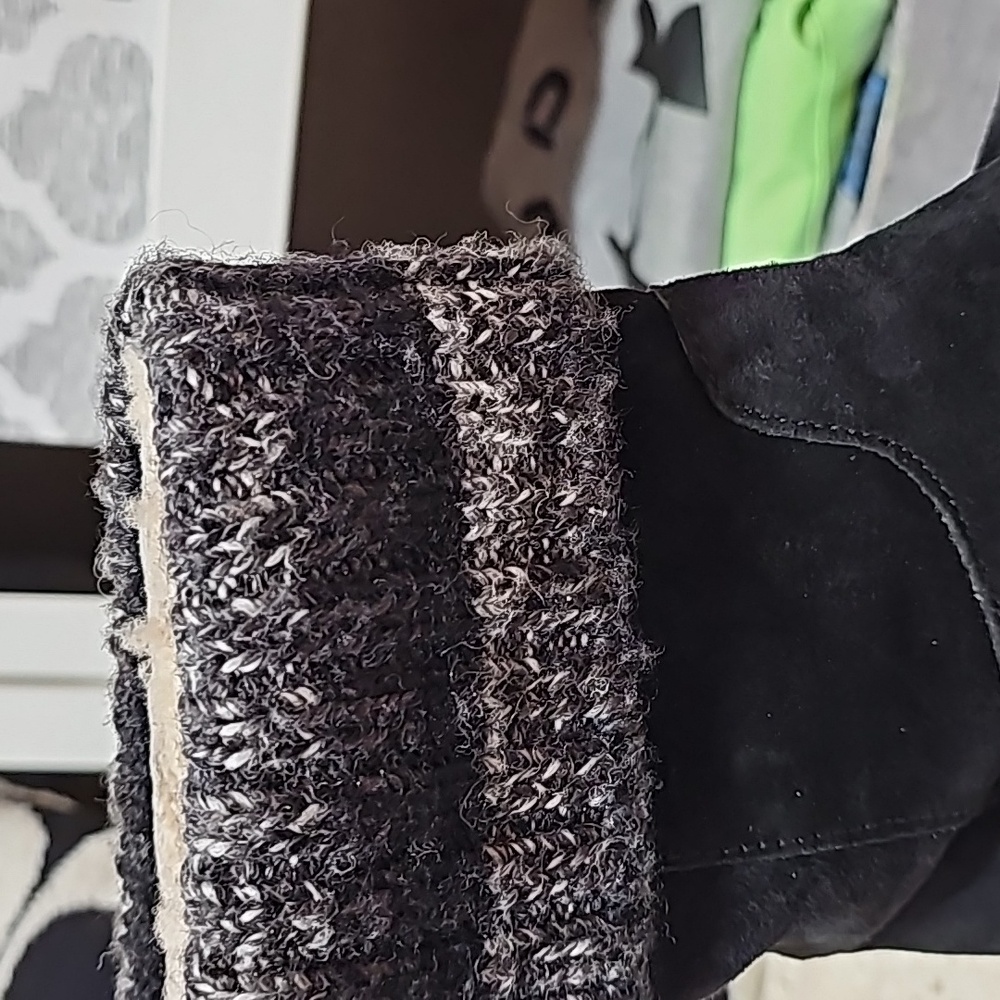 UGG Womens Black Suede Boots - Picture 6 of 7
